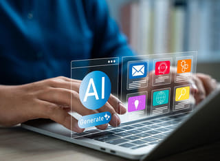 Ny investor i kryptovaluta lærer grundprincipperne for automatiseret AI-handel